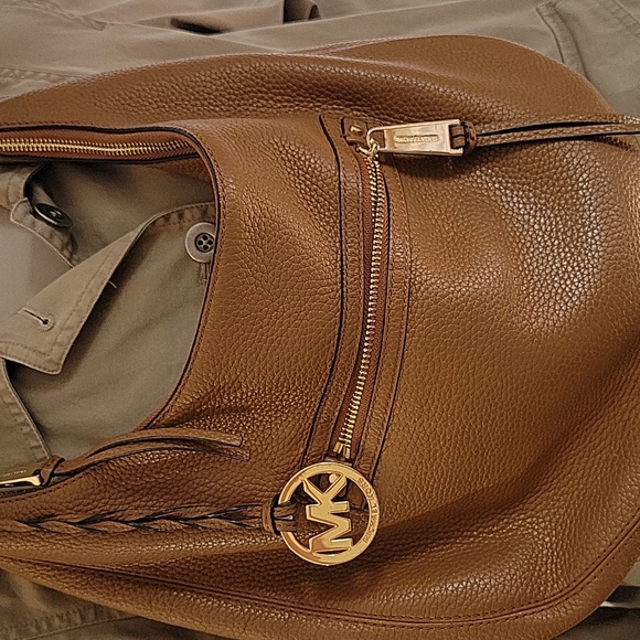 Micheal Kors handbag - Picture 2 of 5